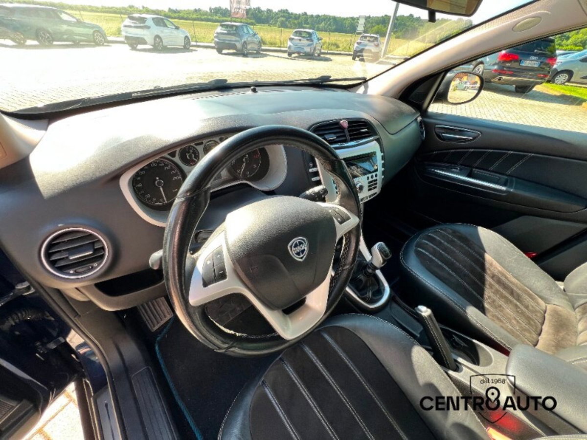 Lancia Delta 1.6 MJT DPF Oro (11)