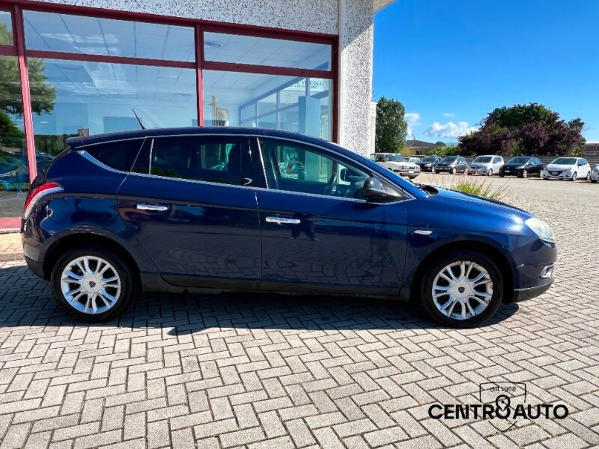 Lancia Delta 1.6 MJT DPF Oro (3)