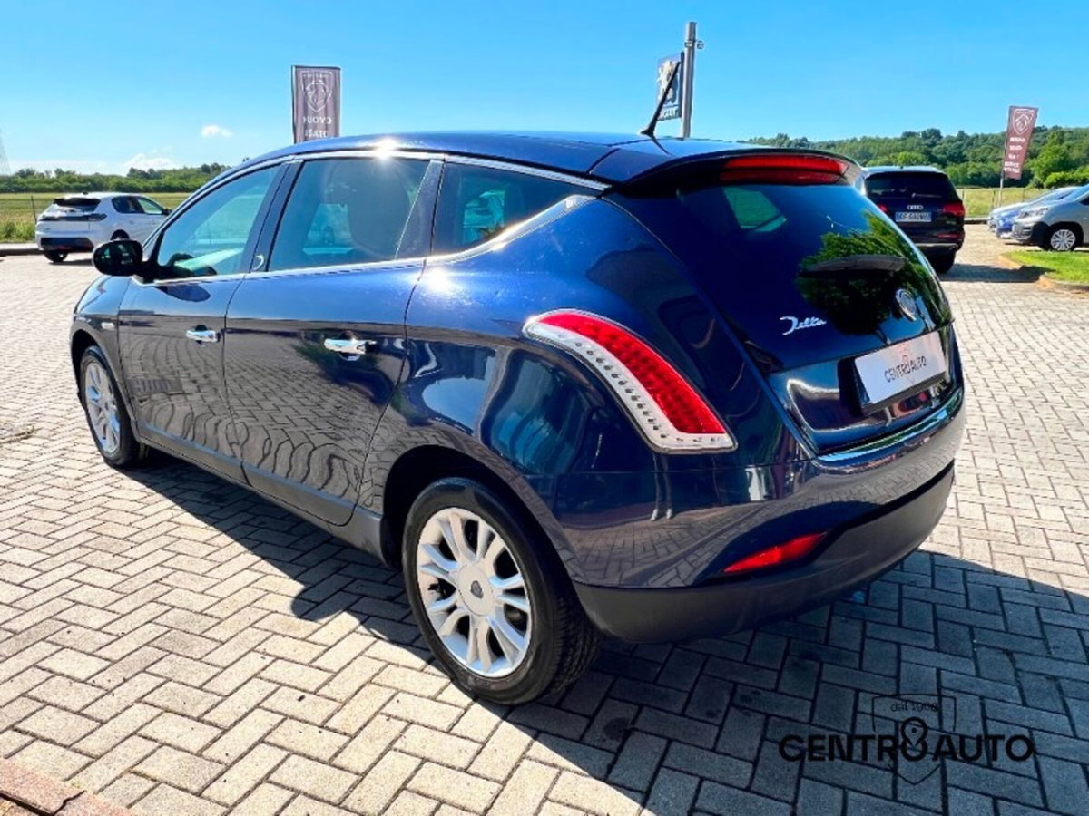 Lancia Delta 1.6 MJT DPF Oro (6)