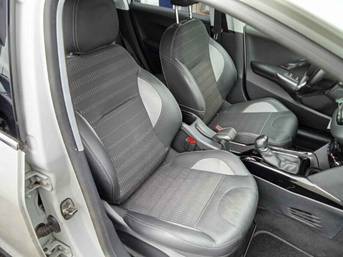 Peugeot 2008 100 Allure (11)