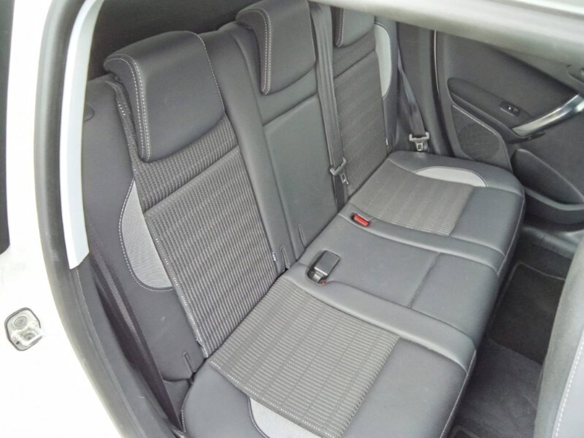 Peugeot 2008 100 Allure (12)