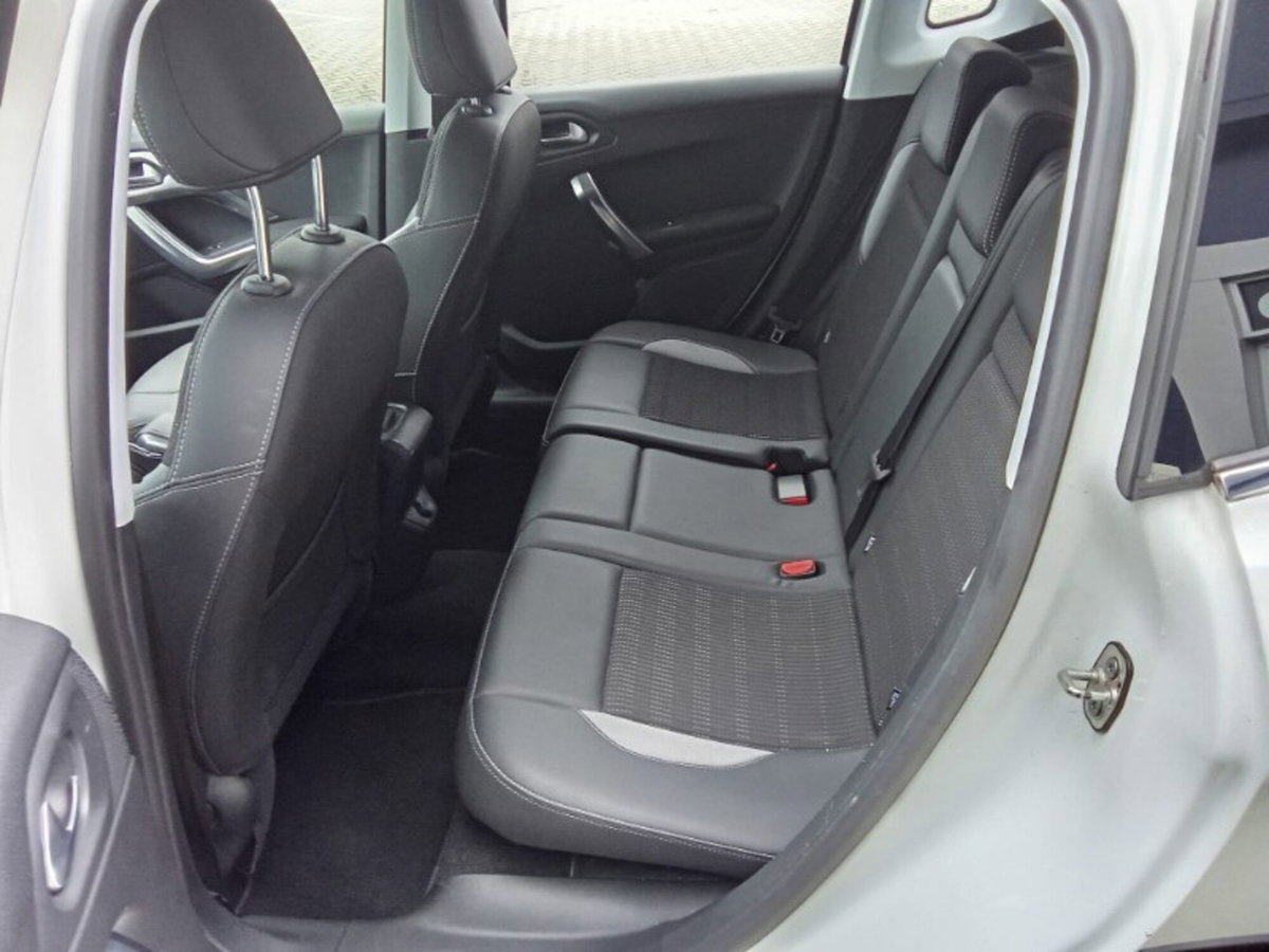Peugeot 2008 100 Allure (13)
