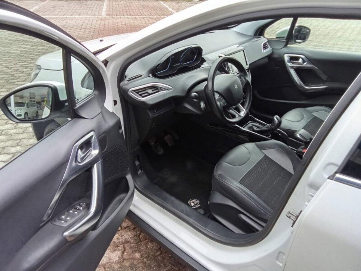 Peugeot 2008 100 Allure (14)