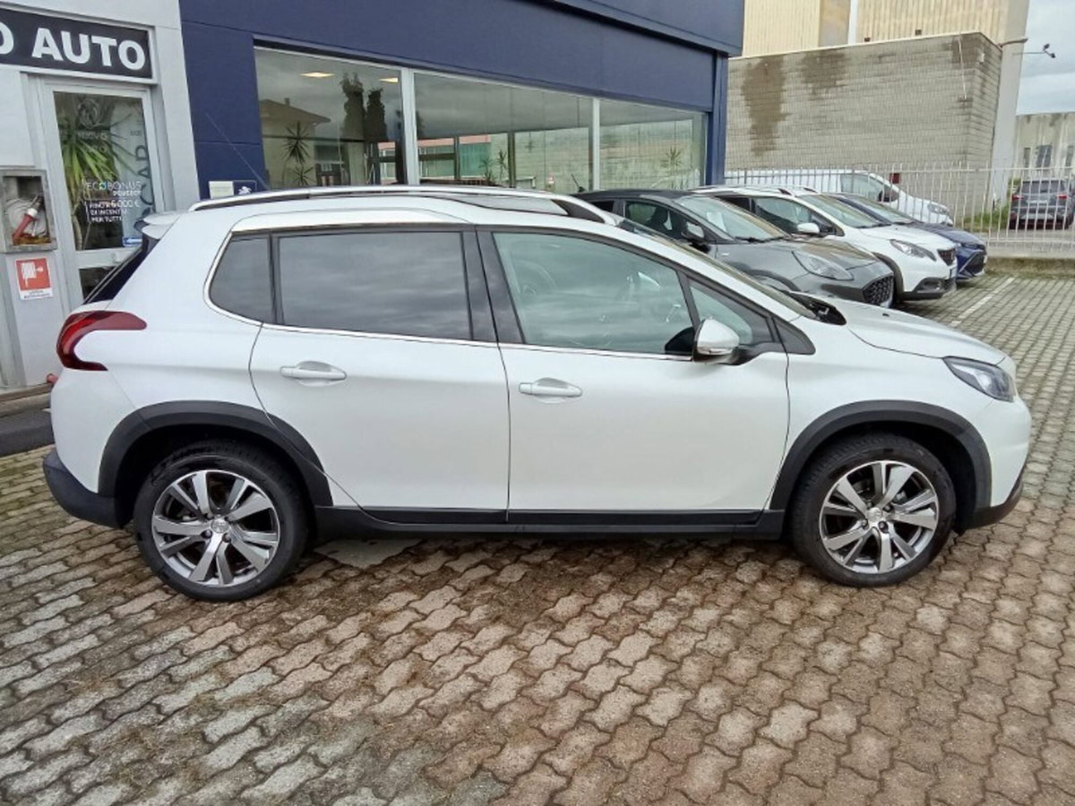 Peugeot 2008 100 Allure (2)