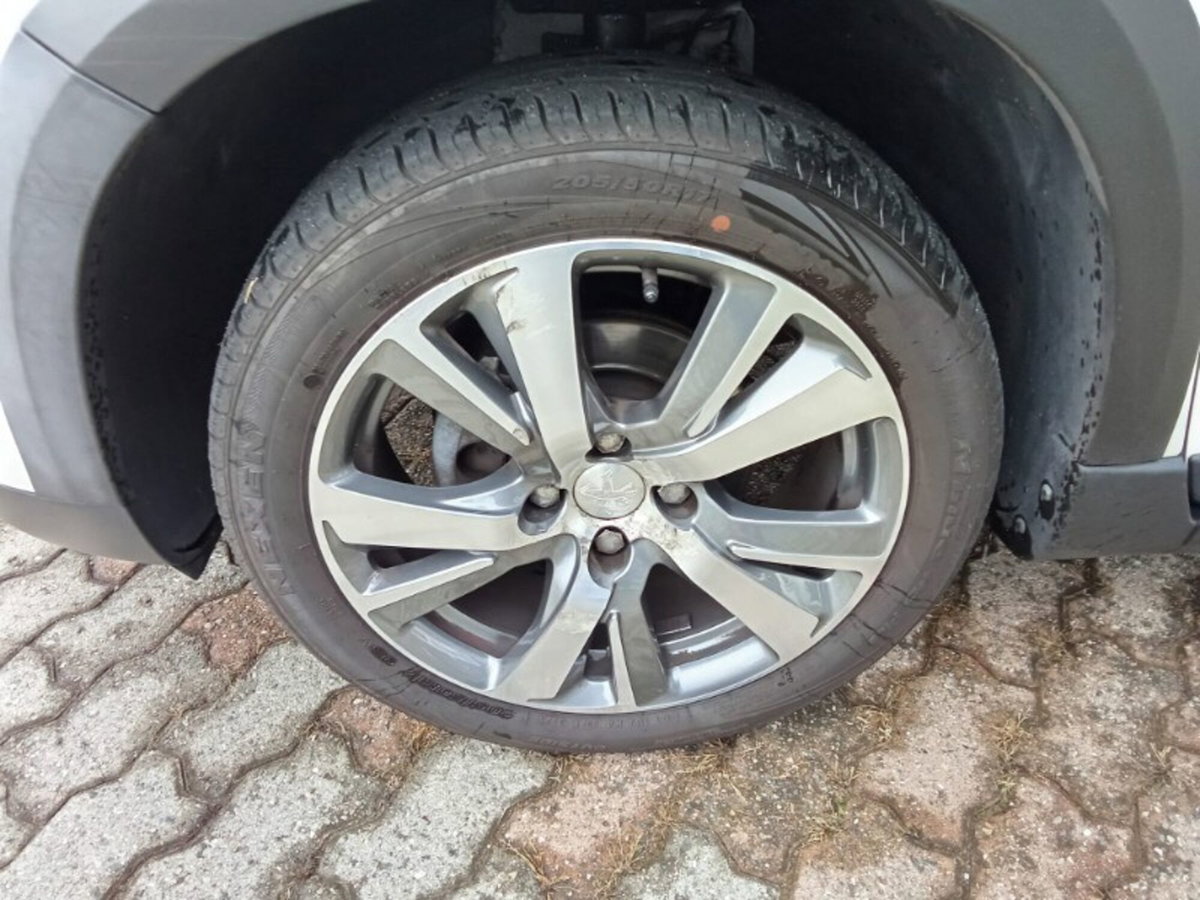 Peugeot 2008 100 Allure (9)