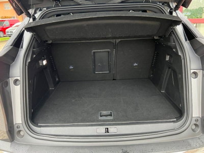 Peugeot 3008 Hybrid4 300 e-EAT8 GT (11)