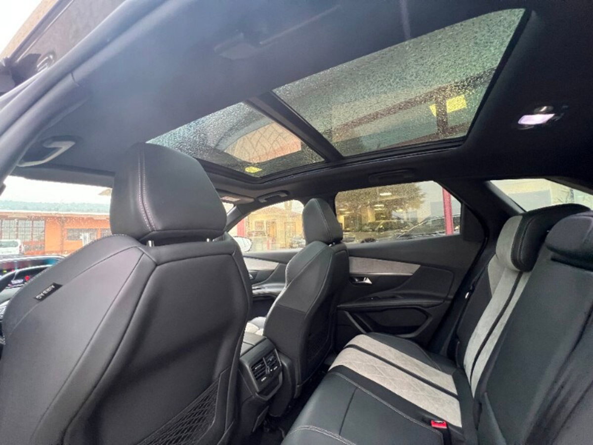 Peugeot 3008 Hybrid4 300 e-EAT8 GT (14)