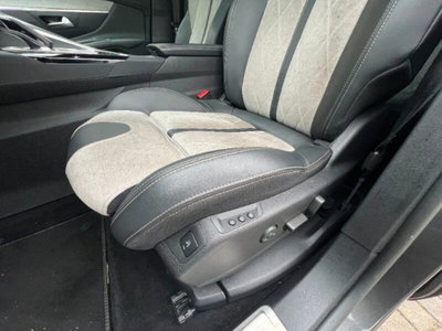 Peugeot 3008 Hybrid4 300 e-EAT8 GT (15)