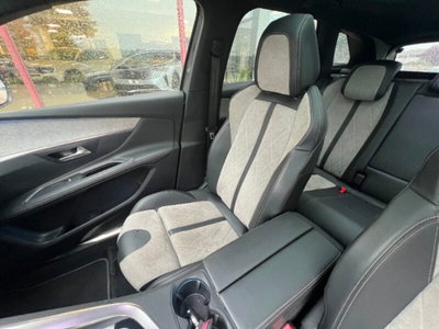 Peugeot 3008 Hybrid4 300 e-EAT8 GT (20)