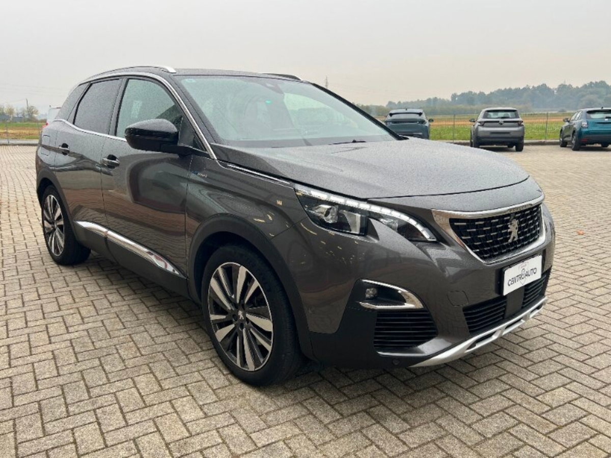 Peugeot 3008 Hybrid4 300 e-EAT8 GT (5)