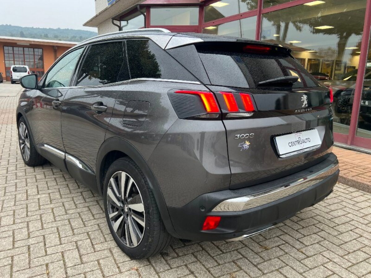 Peugeot 3008 Hybrid4 300 e-EAT8 GT (9)