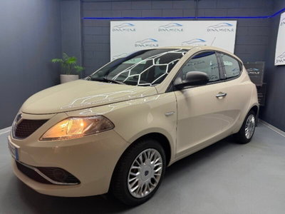 Lancia Ypsilon 1.2 69 CV 5 porte Silver (2)