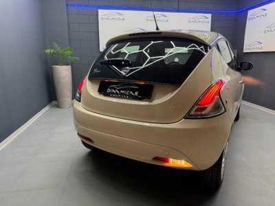 Lancia Ypsilon 1.2 69 CV 5 porte Silver (6)