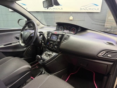 Lancia Ypsilon 1.2 69 CV 5 porte Silver (8)