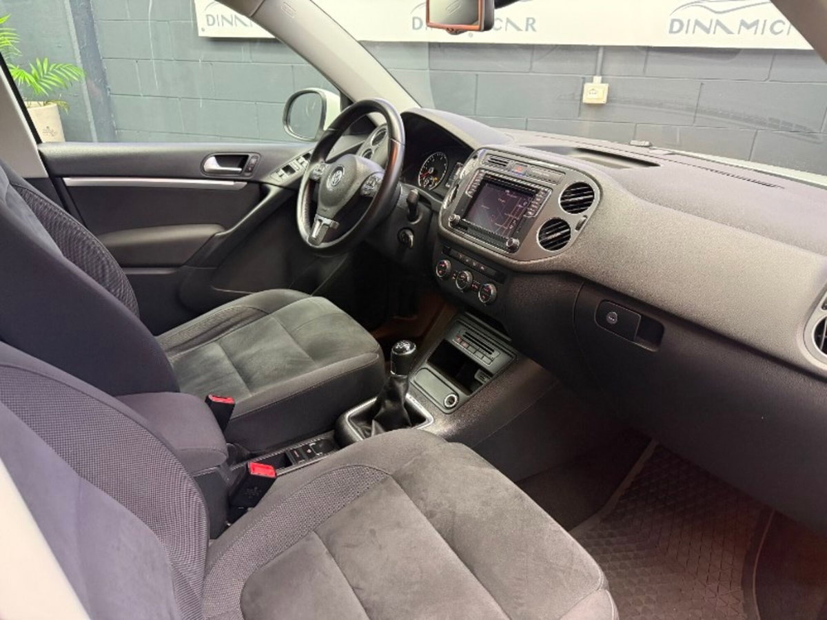 Volkswagen Tiguan 2.0 TDI 150 CV 4MOTION Sport & Style BlueMotion Tech. (9)