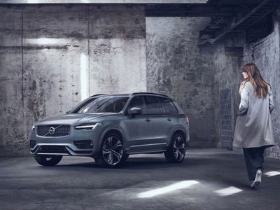 Volvo XC90 B5 (d) AWD Geartronic 7 posti R-design usata