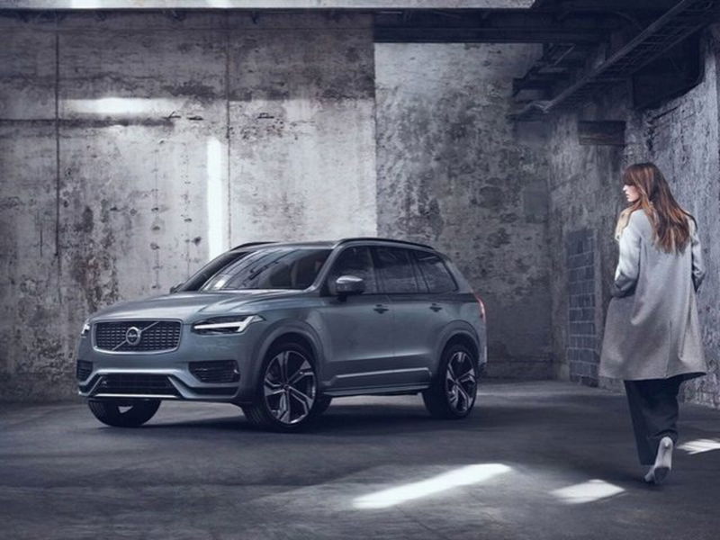 Volvo XC90 B5 (d) AWD Geartronic 7 posti R-design