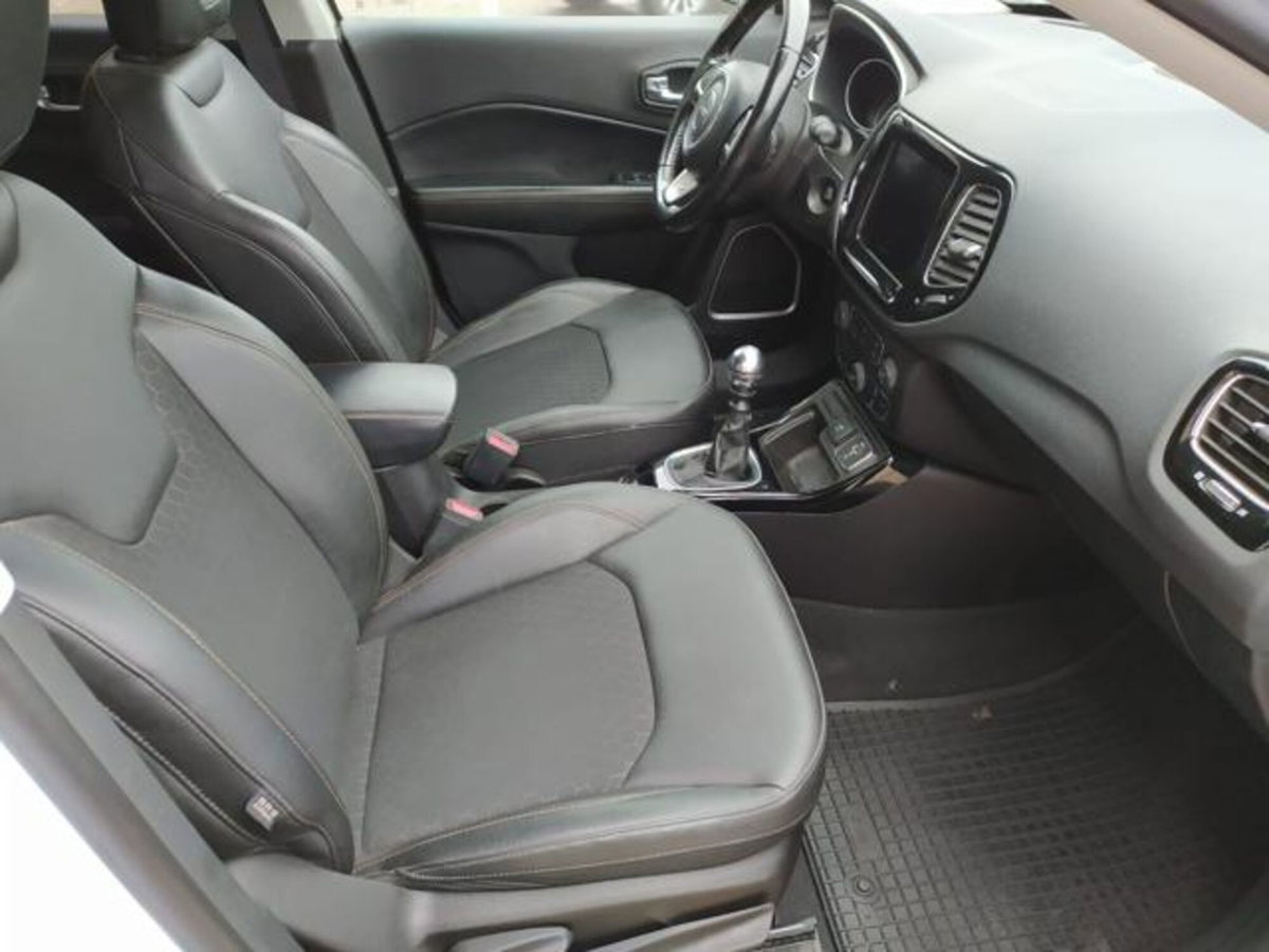 Jeep Compass 1.6 Multijet II 2WD Limited (10)