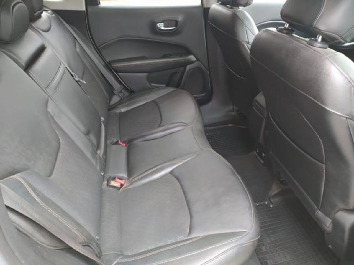 Jeep Compass 1.6 Multijet II 2WD Limited (12)