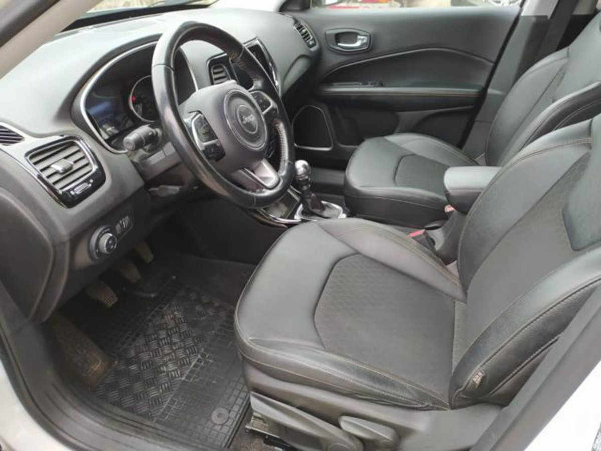 Jeep Compass 1.6 Multijet II 2WD Limited (8)
