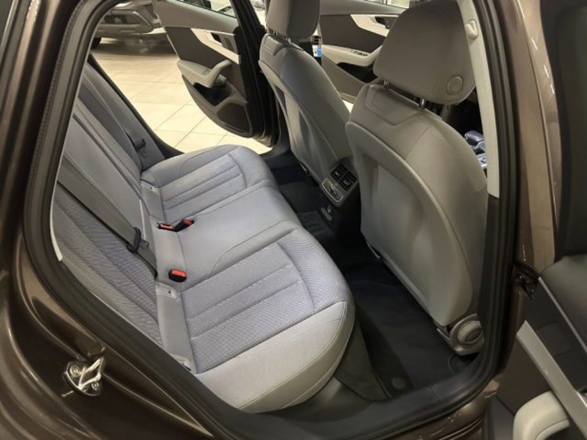 Audi A4 Avant 2.0 TDI 190 CV ultra S tronic Business (12)