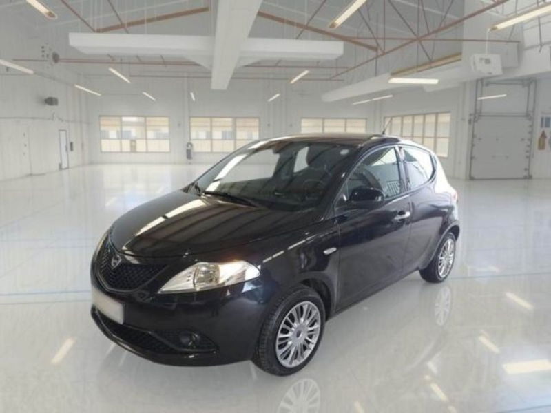 Lancia Ypsilon 1.0 FireFly 5 porte S&S Hybrid Ecochic Gold