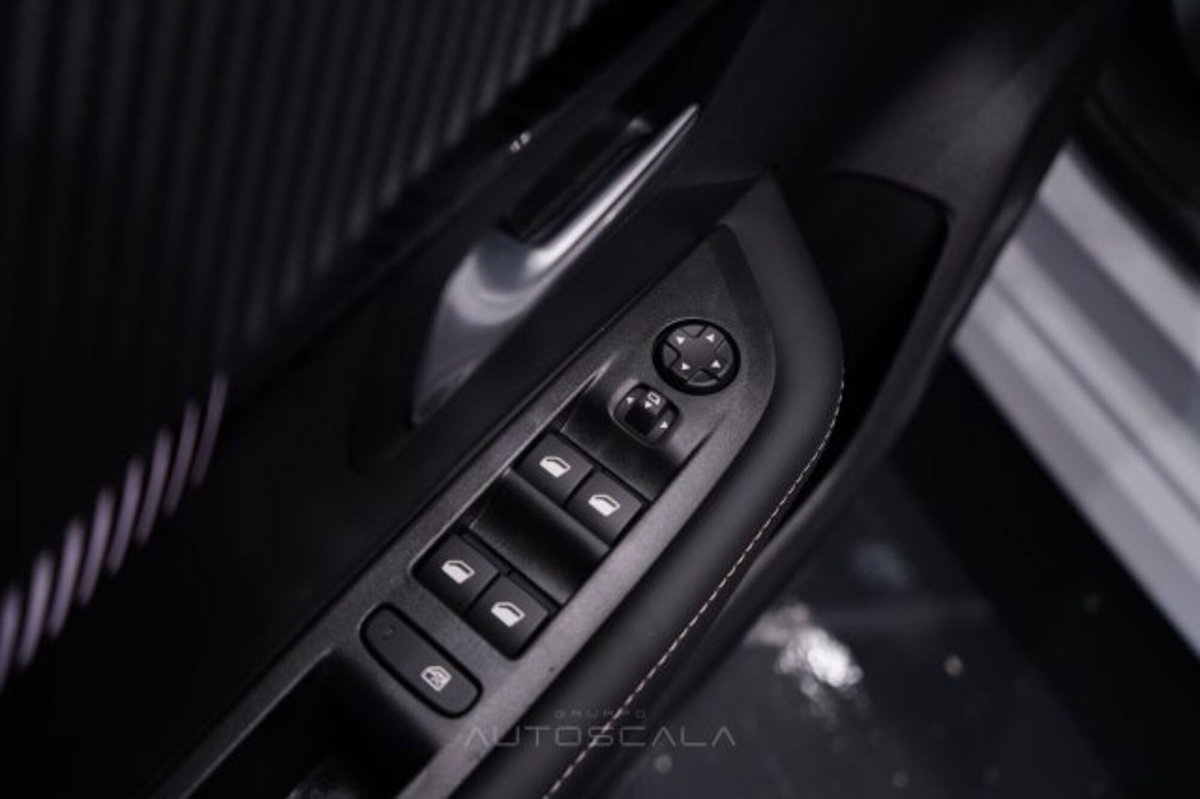 Peugeot 208 1.2 puretech Active s&s 100cv (10)