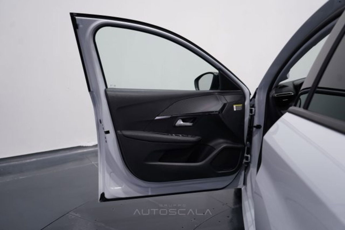 Peugeot 208 1.2 puretech Active s&s 100cv (9)
