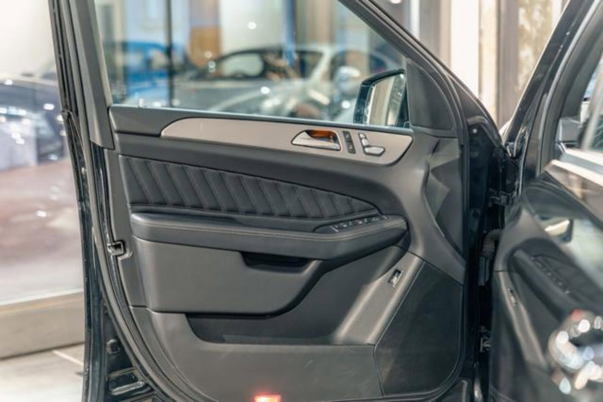 Mercedes-Benz GLS 350 d 4Matic Sport (16)