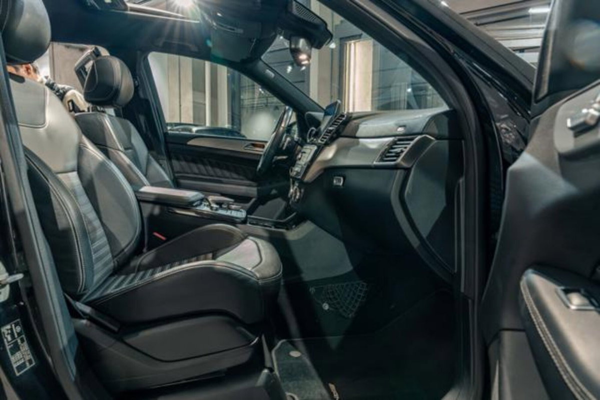 Mercedes-Benz GLS 350 d 4Matic Sport (6)