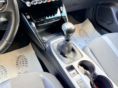Peugeot 2008 BlueHDi 100 S&S Allure (14)
