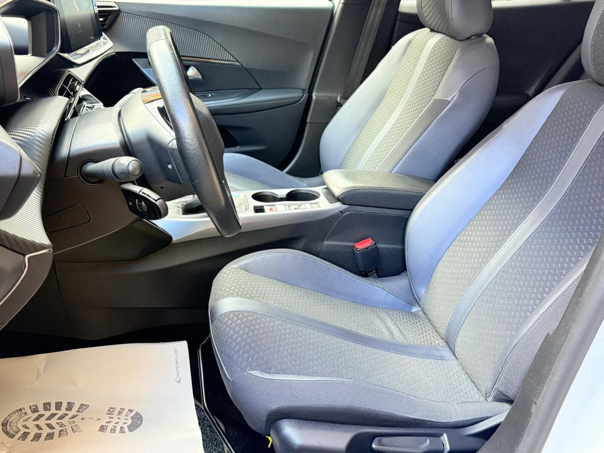 Peugeot 2008 BlueHDi 100 S&S Allure (16)