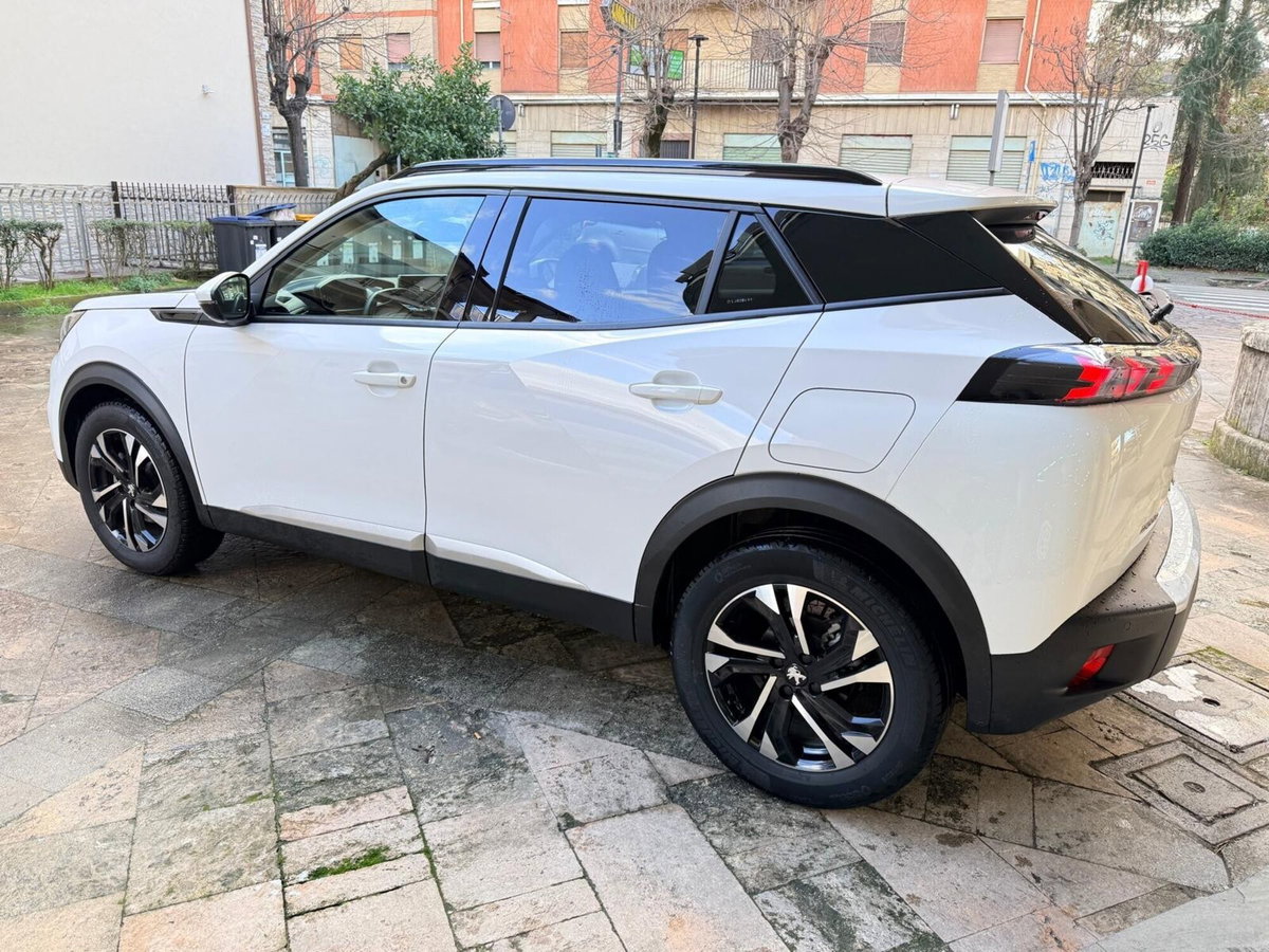 Peugeot 2008 BlueHDi 100 S&S Allure (2)