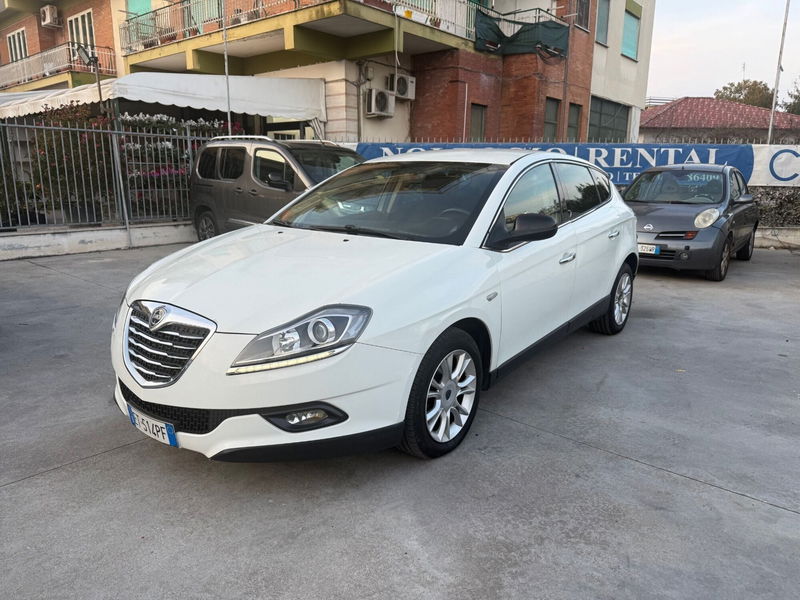 Lancia Delta 1.6 MJT DPF 105 CV Silver