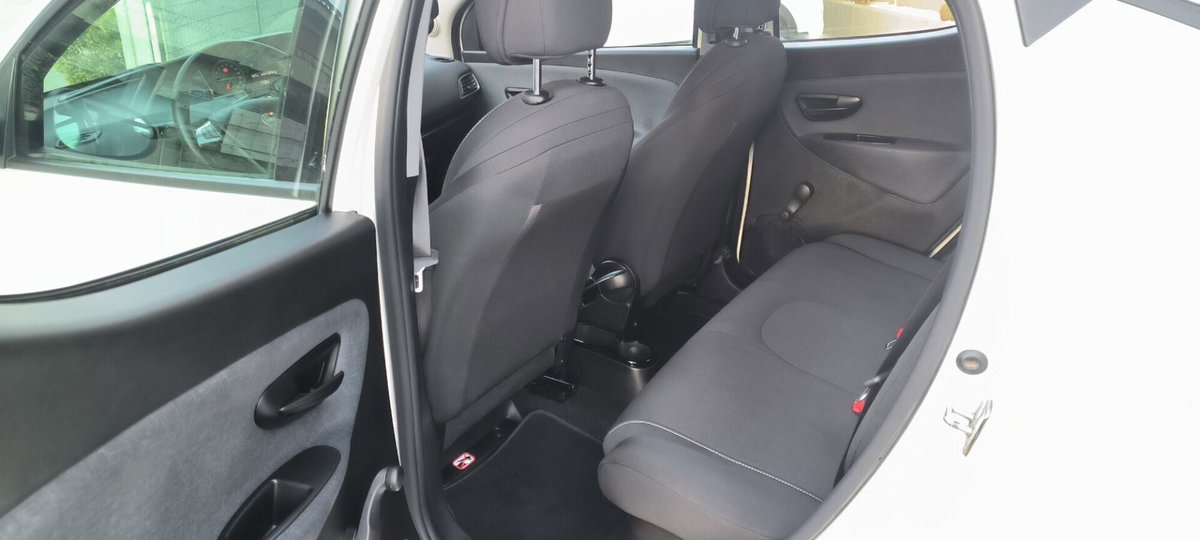 Lancia Ypsilon 1.0 FireFly 5 porte S&S Hybrid Ecochic Gold (14)