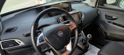 Lancia Ypsilon 1.0 FireFly 5 porte S&S Hybrid Ecochic Gold (18)