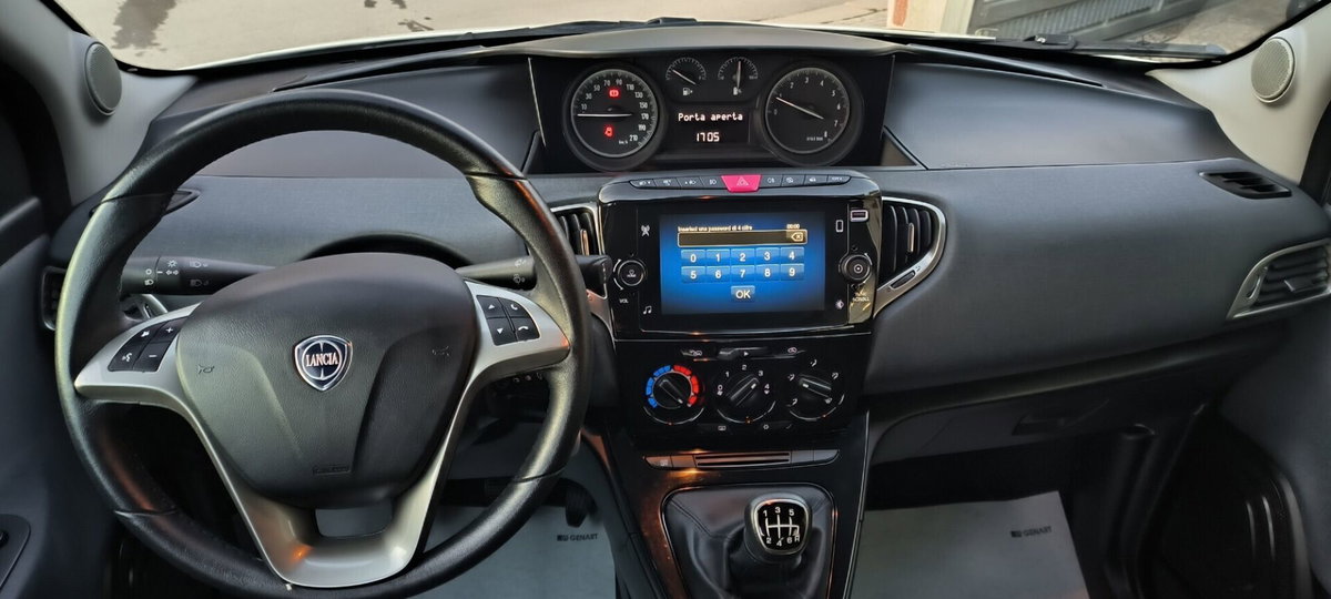 Lancia Ypsilon 1.0 FireFly 5 porte S&S Hybrid Ecochic Gold (19)