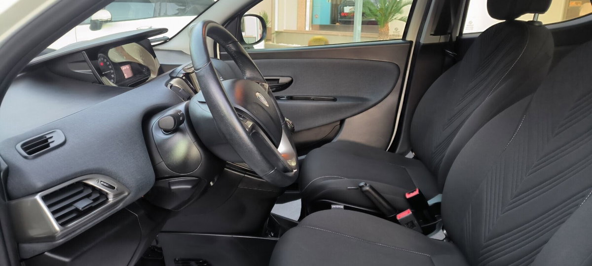 Lancia Ypsilon 1.0 FireFly 5 porte S&S Hybrid Ecochic Gold (20)