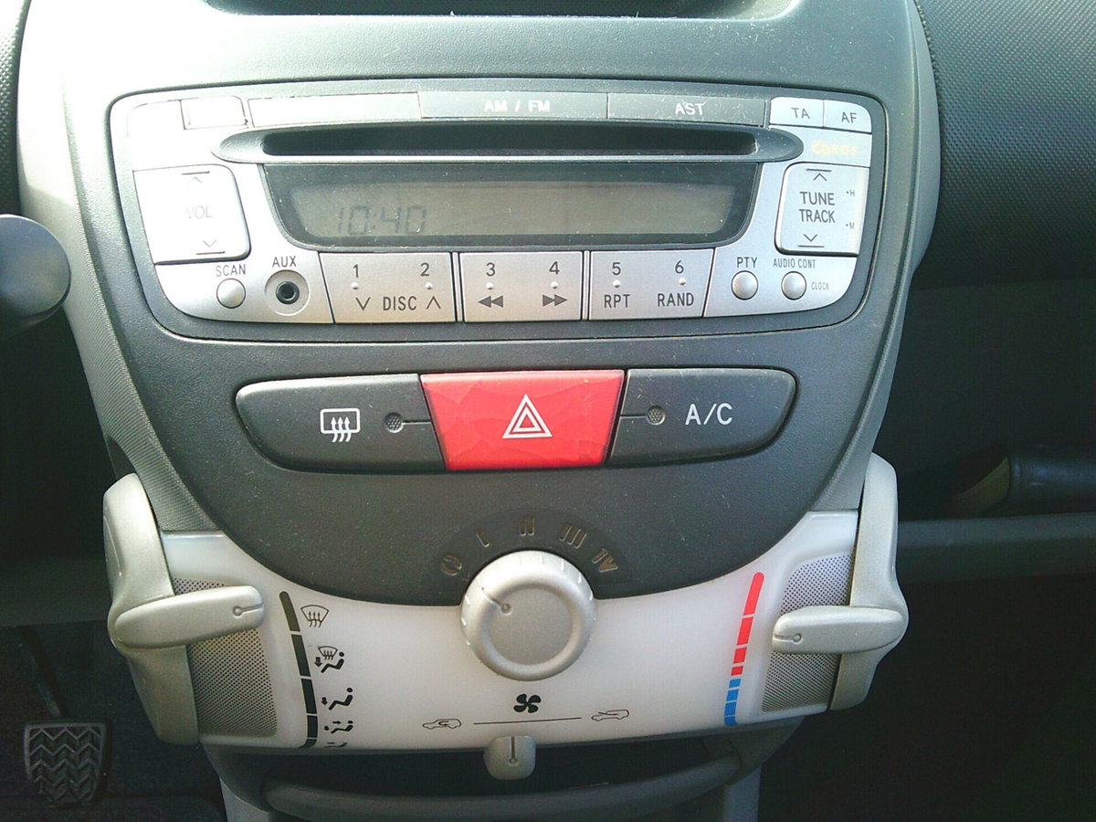 Toyota Aygo 1.0 12V VVT-i 5 porte M-MT (10)