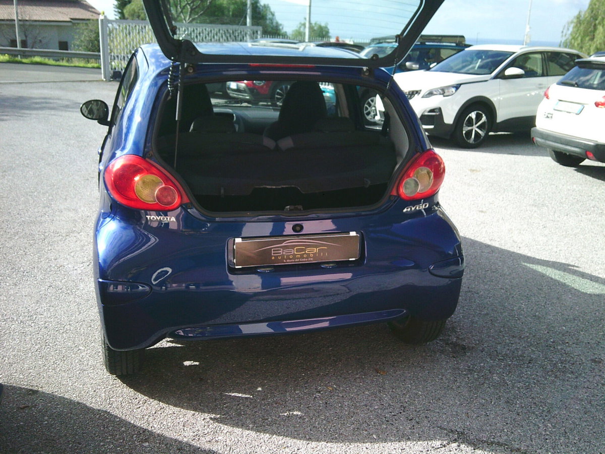 Toyota Aygo 1.0 12V VVT-i 5 porte M-MT (12)