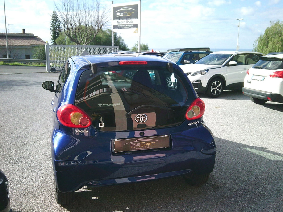 Toyota Aygo 1.0 12V VVT-i 5 porte M-MT (4)