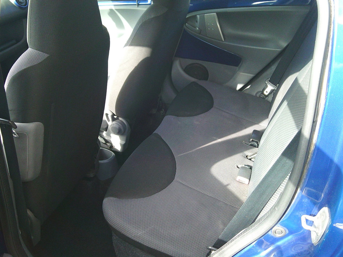 Toyota Aygo 1.0 12V VVT-i 5 porte M-MT (8)