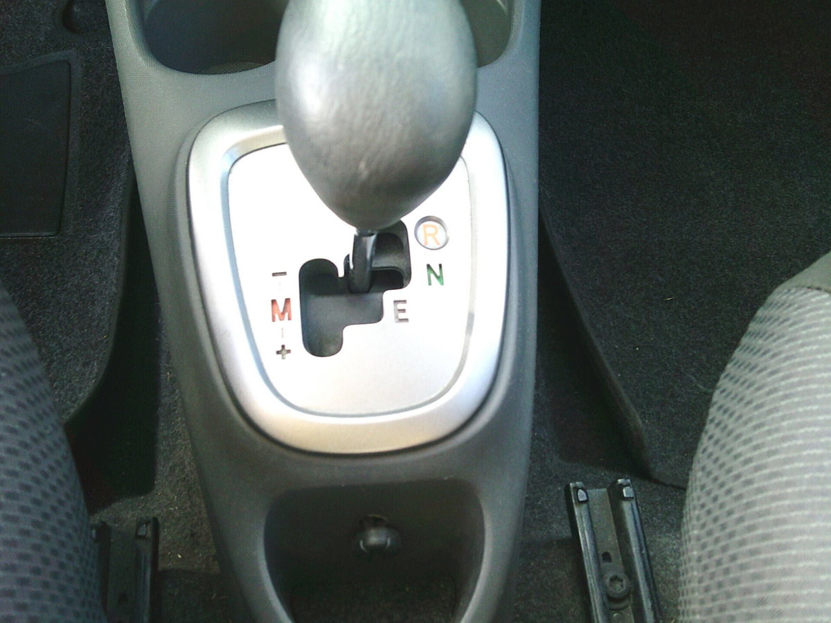 Toyota Aygo 1.0 12V VVT-i 5 porte M-MT (9)