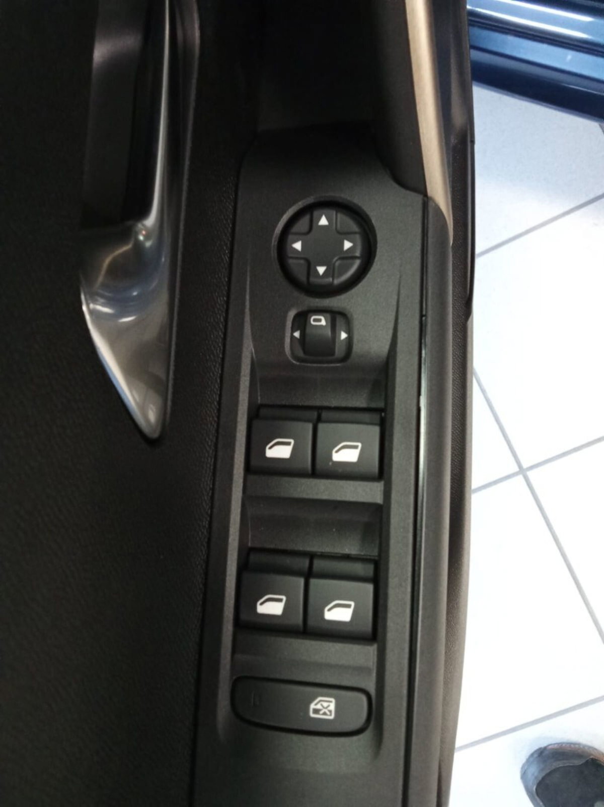 Lancia Ypsilon 1.2 mhev 110cv e-dct (15)