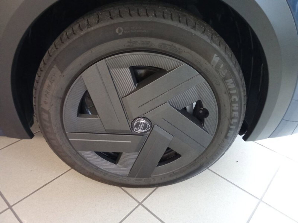 Lancia Ypsilon 1.2 mhev 110cv e-dct (7)