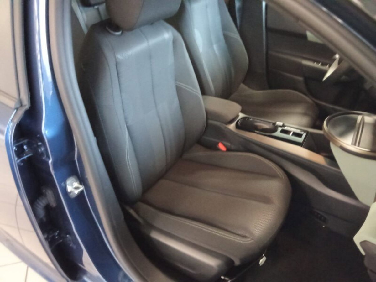Lancia Ypsilon 1.2 mhev 110cv e-dct (9)