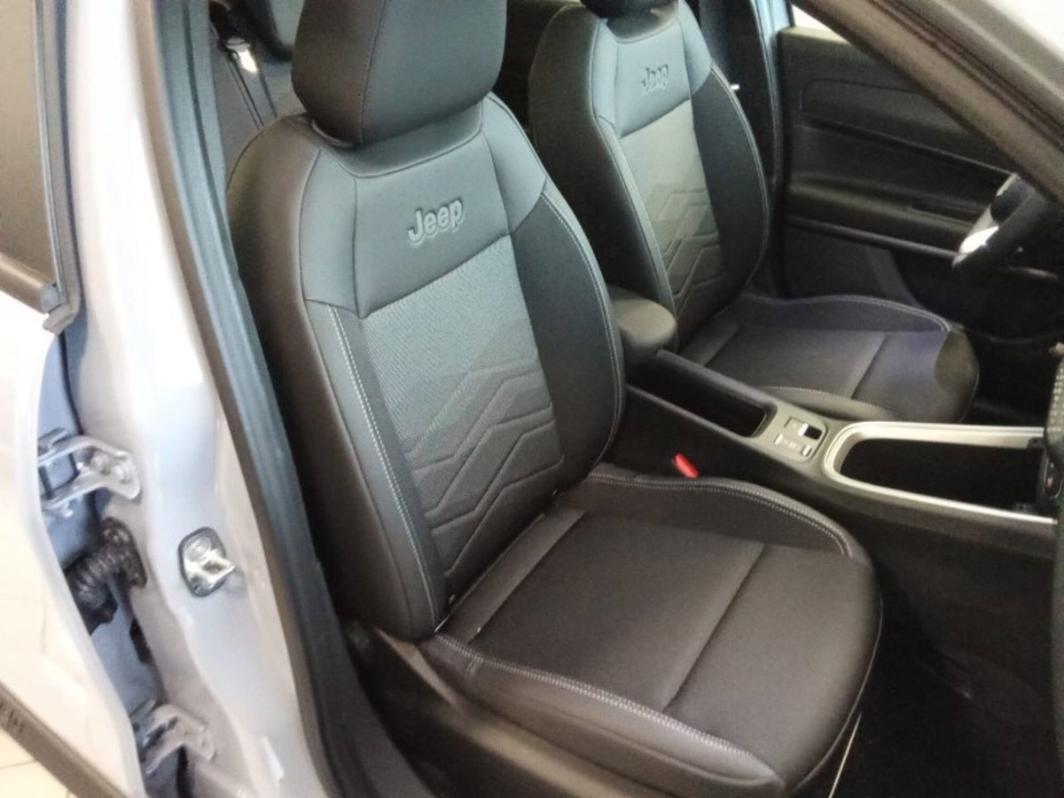 Jeep Avenger 1.2 turbo e-hybrid mhev Altitude fwd 110cv edct6 (10)