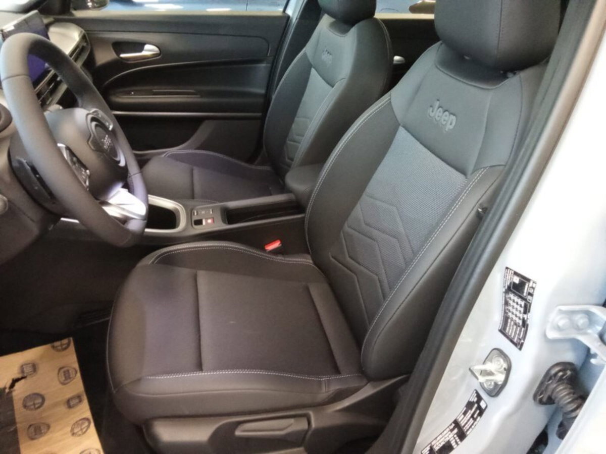 Jeep Avenger 1.2 turbo e-hybrid mhev Altitude fwd 110cv edct6 (13)