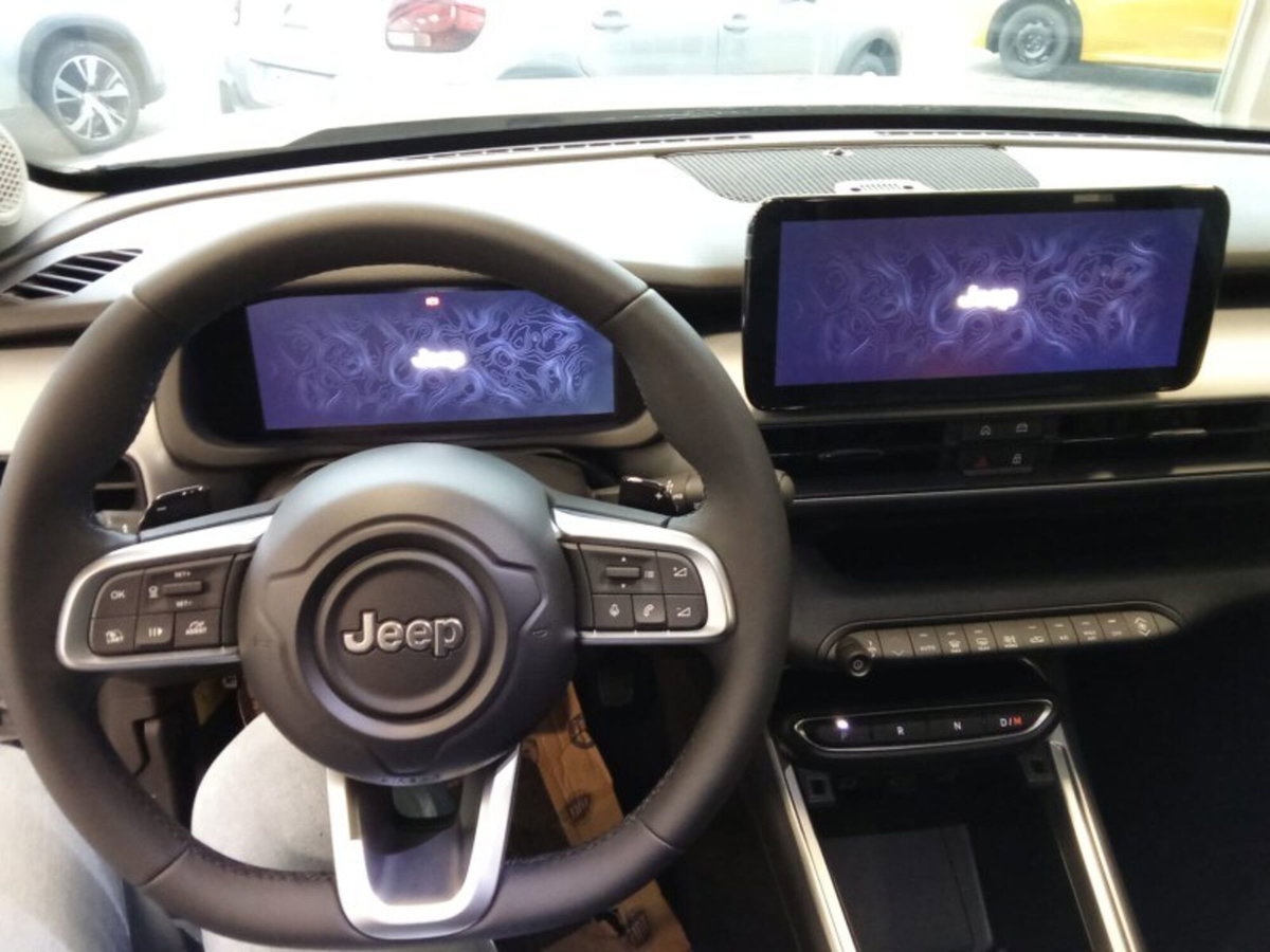 Jeep Avenger 1.2 turbo e-hybrid mhev Altitude fwd 110cv edct6 (14)