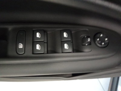 Jeep Avenger 1.2 turbo e-hybrid mhev Altitude fwd 110cv edct6 (16)